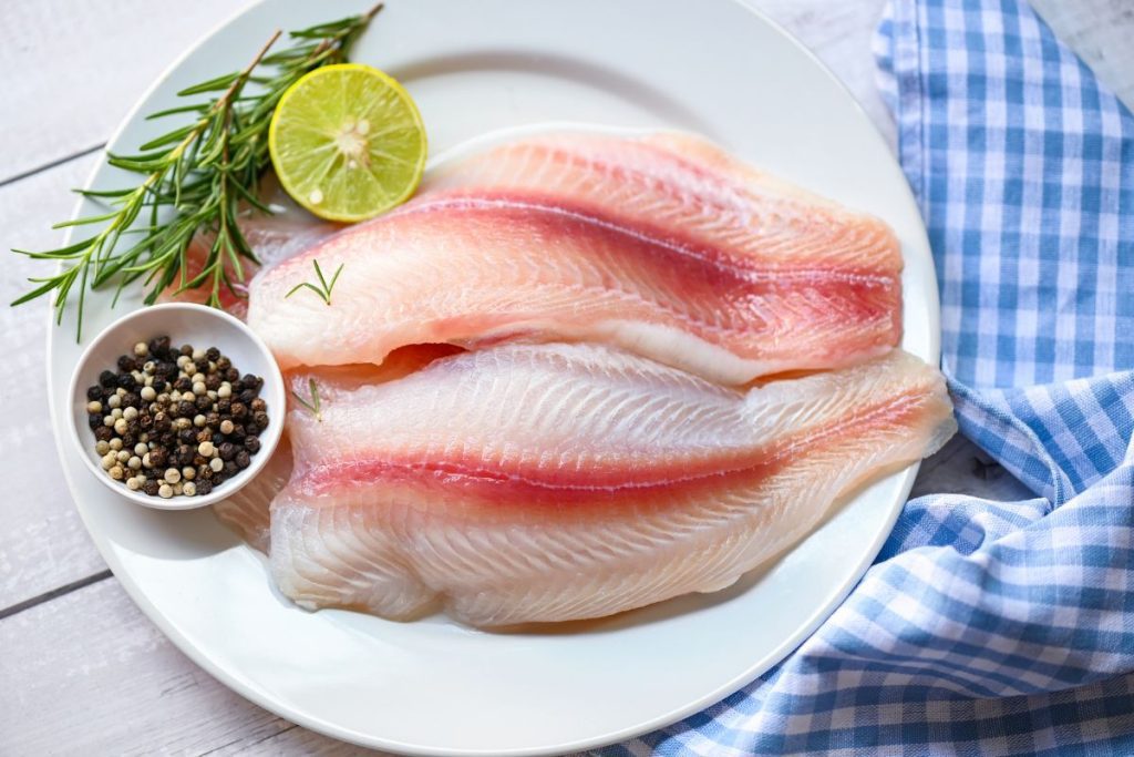 Sau khi lấy nhân mụn nên ăn thịt cá da trơn
